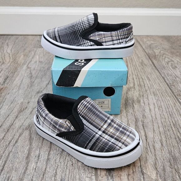 Conamore Black White Gray and Beige Plaid Slip On Shoes Size 4T - Picture 1 of 12